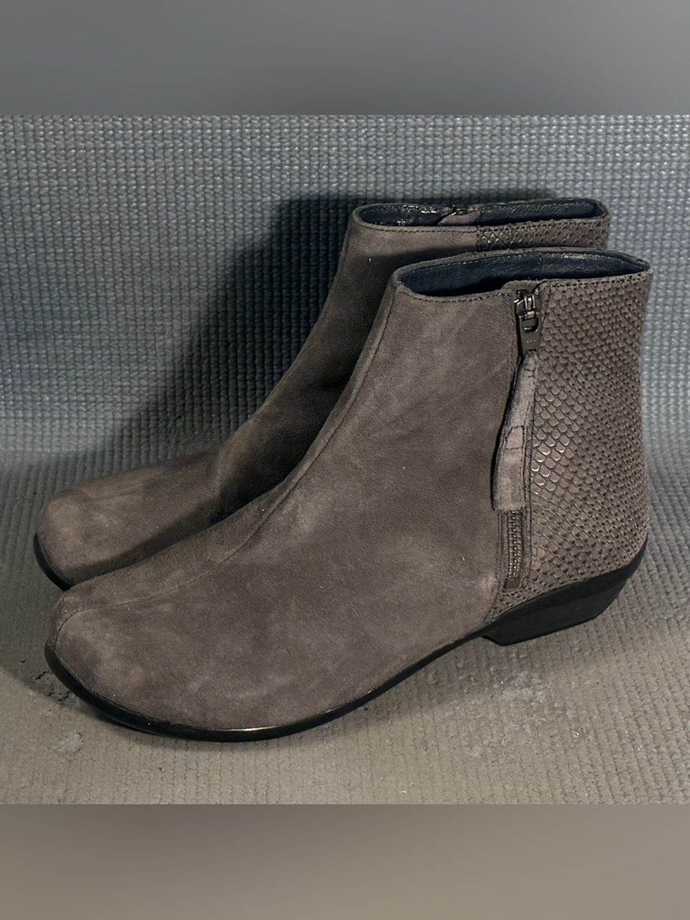 Dansko Otis Ankle Boots Gray Suede Size 7.5 US 38 EU